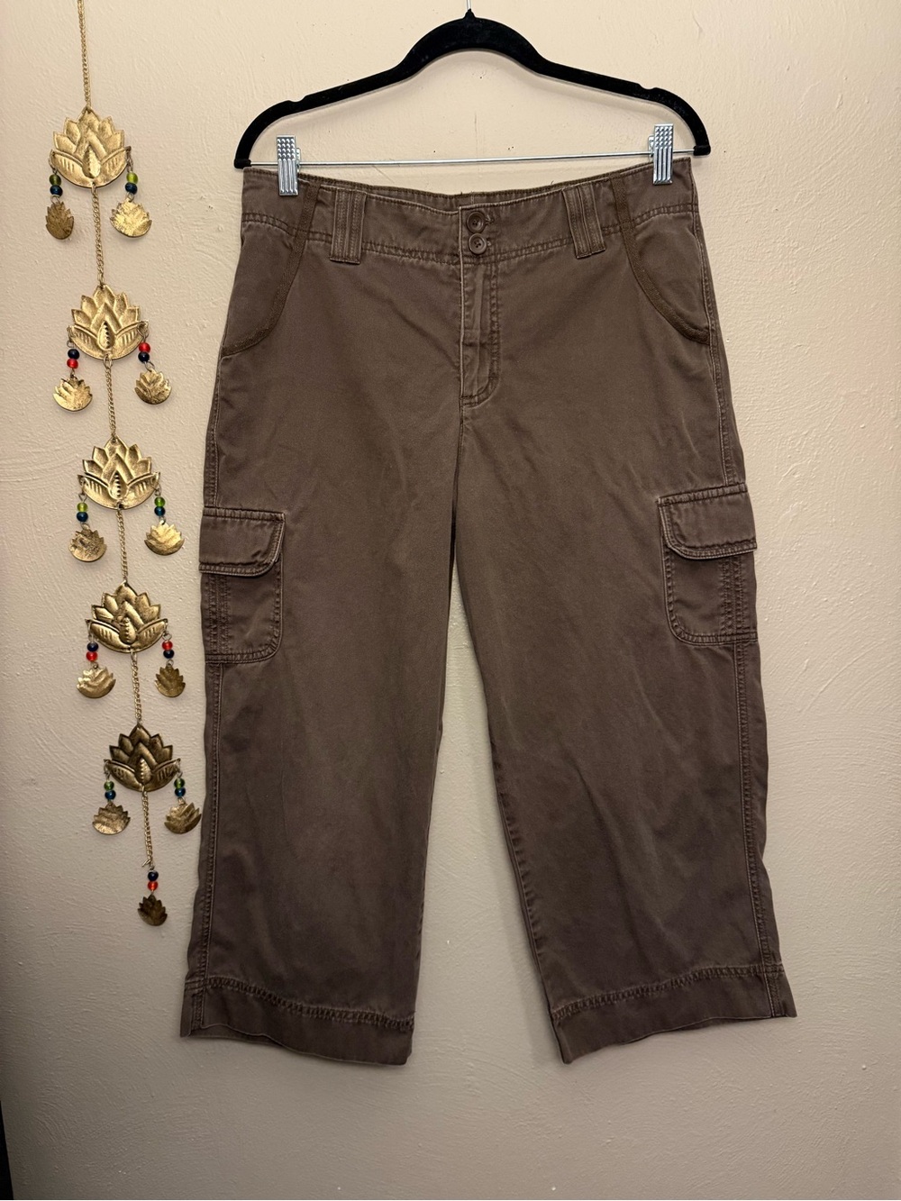 Lee Vintage Brown “Just Below the Waist” Cargo Capri Pants, 100% cotton Size 12